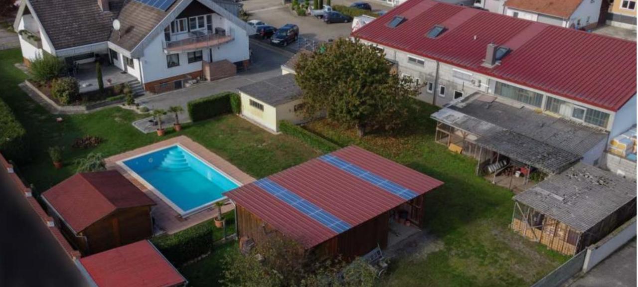 Ferienwohnungen Zur Elz - Traumhafte 160 Qm Wohnung Mit Pool Und Garten Naehe Des Europaparks Каппель-Графенхаузен Экстерьер фото